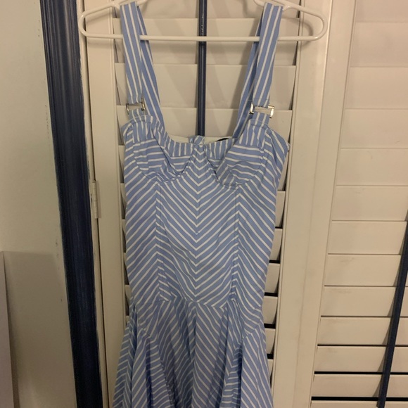 Dress - Picture 5 of 5